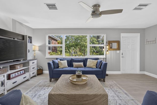 338 Hunter Street, West Palm Beach, FL 33405
