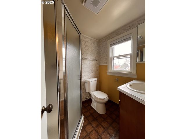 2014 E St, Vancouver, WA 98663