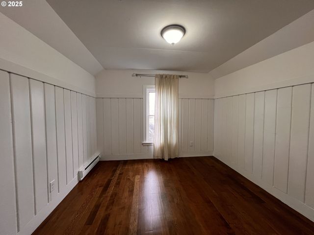 2014 E St, Vancouver, WA 98663