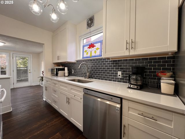 2014 E St, Vancouver, WA 98663