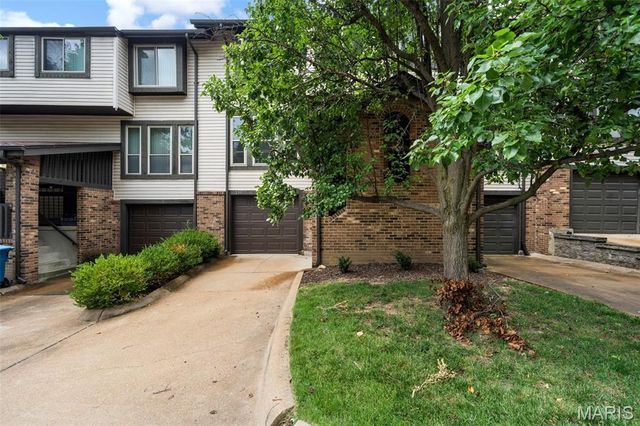 2317 Driftwood Place, Maryland Heights, MO 63146