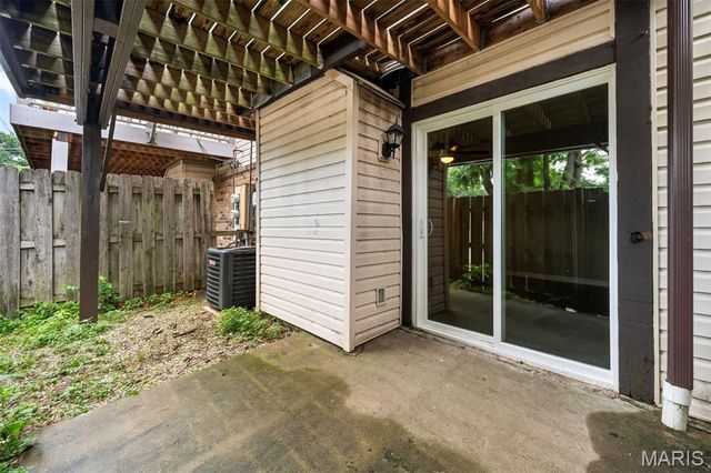 2317 Driftwood Place, Maryland Heights, MO 63146