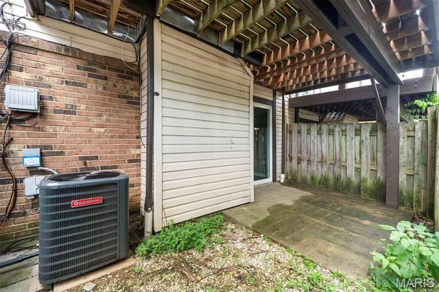 2317 Driftwood Place, Maryland Heights, MO 63146