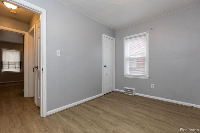 11635 Greenview Avenue, Detroit, MI 48228