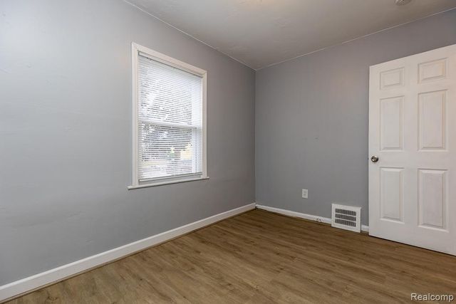 11635 Greenview Avenue, Detroit, MI 48228