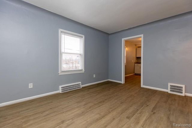 11635 Greenview Avenue, Detroit, MI 48228