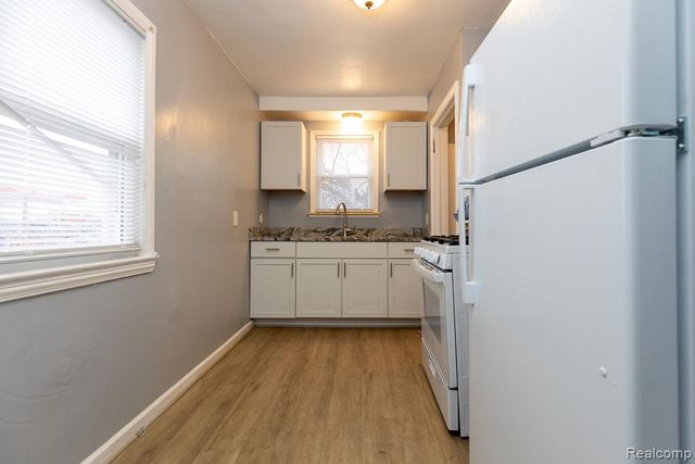 11635 Greenview Avenue, Detroit, MI 48228
