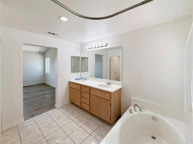 1040 E Avenue K11, Lancaster, CA 93535
