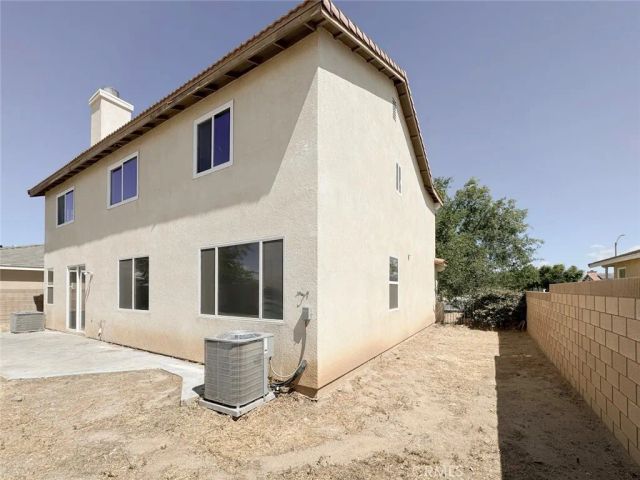 1040 E Avenue K11, Lancaster, CA 93535