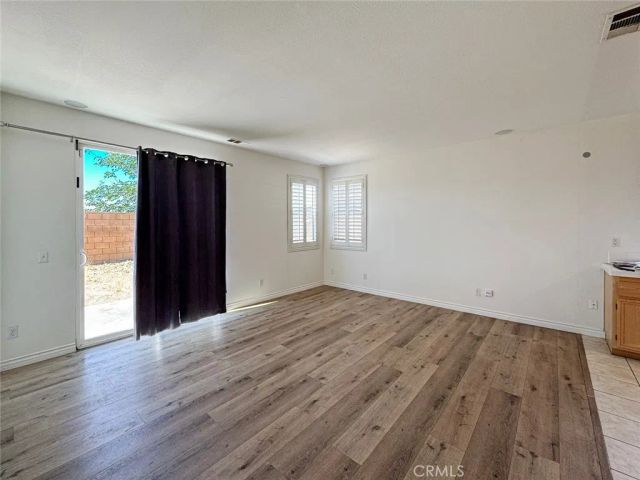 1040 E Avenue K11, Lancaster, CA 93535