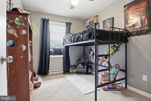 33 COMMERCE ST, New Oxford, PA 17350