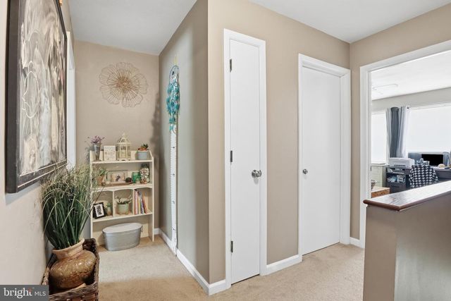 33 COMMERCE ST, New Oxford, PA 17350