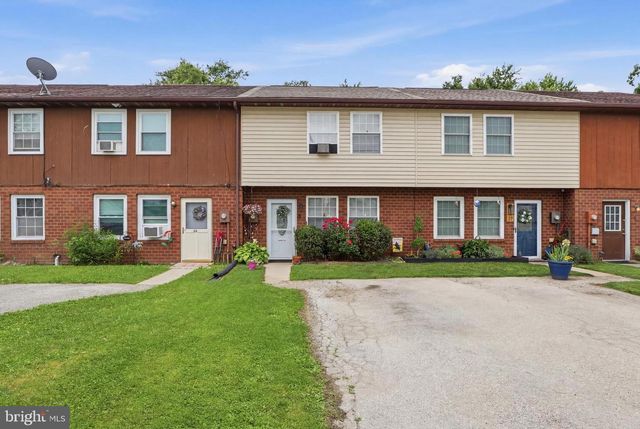 33 COMMERCE ST, New Oxford, PA 17350