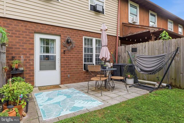 33 COMMERCE ST, New Oxford, PA 17350