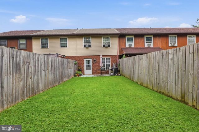 33 COMMERCE ST, New Oxford, PA 17350