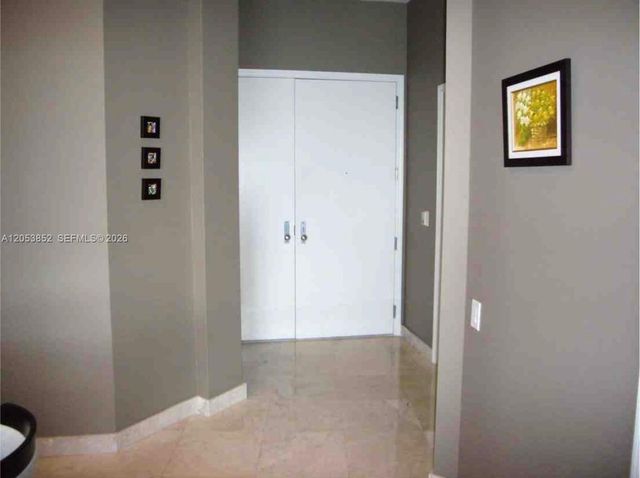 808 Brickell Key Dr 606, Miami, FL 33131
