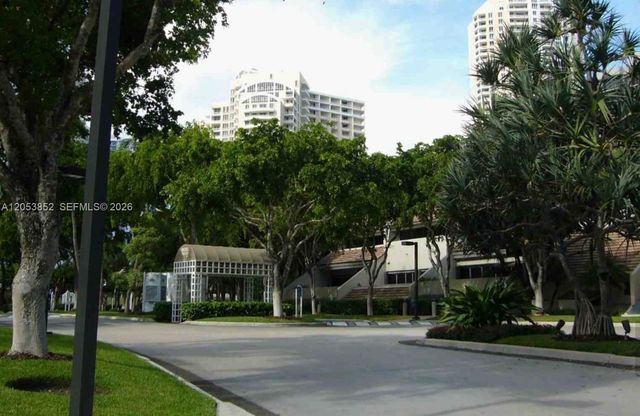 808 Brickell Key Dr 606, Miami, FL 33131
