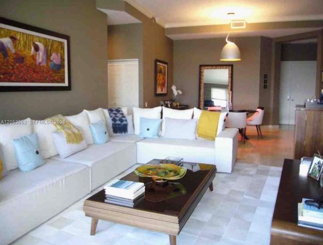 808 Brickell Key Dr 606, Miami, FL 33131