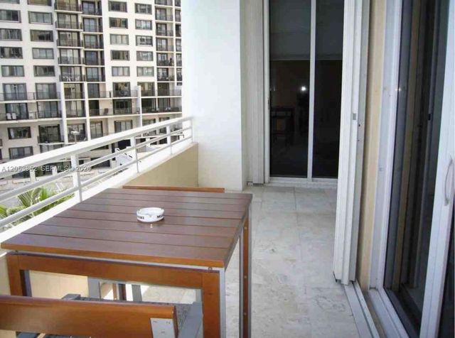 808 Brickell Key Dr 606, Miami, FL 33131