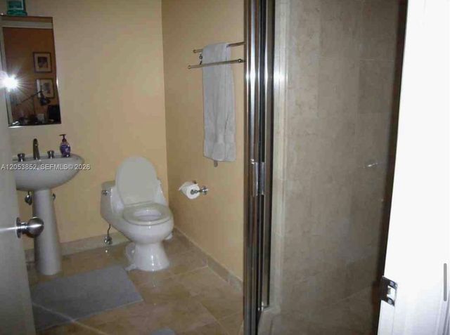 808 Brickell Key Dr 606, Miami, FL 33131