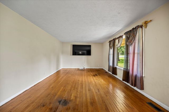 400 Nesbitt Ln, Madison, TN 37115