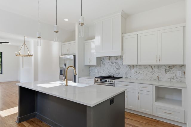 1111 Petway Ave, Nashville, TN 37206