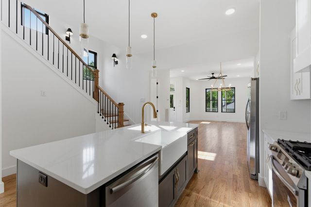 1111 Petway Ave, Nashville, TN 37206