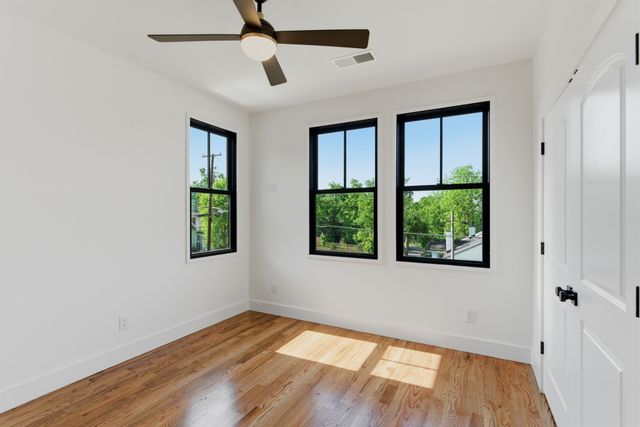 1111 Petway Ave, Nashville, TN 37206