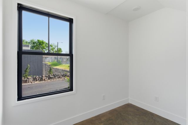 1111 Petway Ave, Nashville, TN 37206