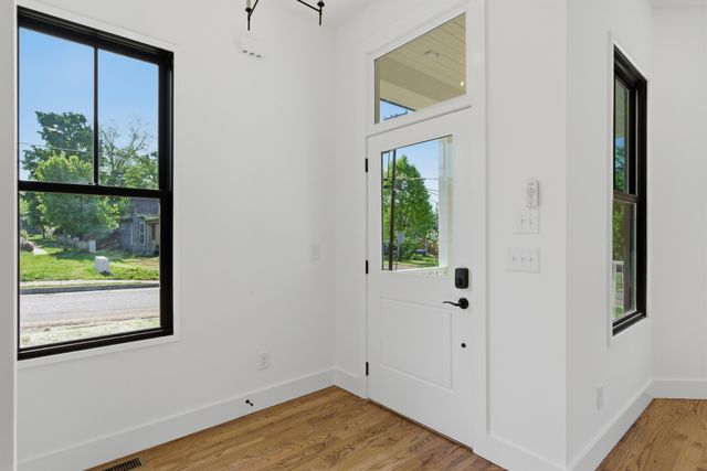 1111 Petway Ave, Nashville, TN 37206
