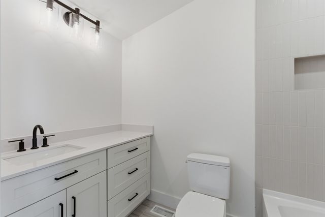 1111 Petway Ave, Nashville, TN 37206