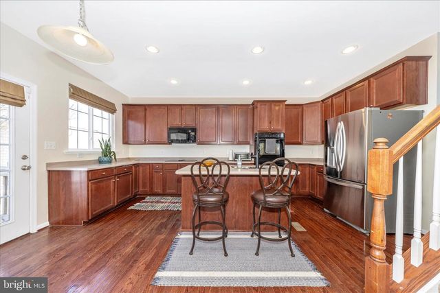 214 UNION RIDGE DR, Charles Town, WV 25414