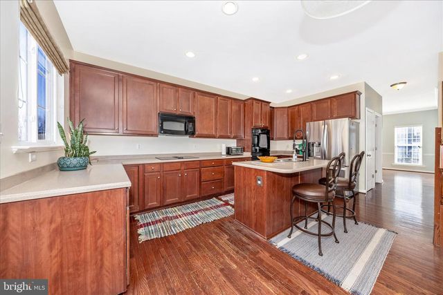 214 UNION RIDGE DR, Charles Town, WV 25414