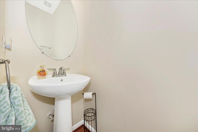 214 UNION RIDGE DR, Charles Town, WV 25414