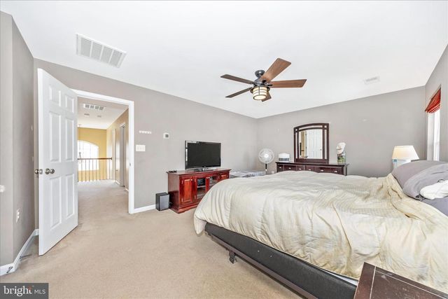 214 UNION RIDGE DR, Charles Town, WV 25414