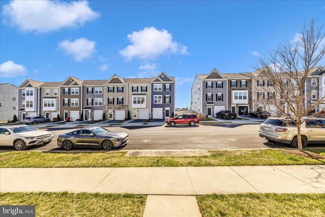 214 UNION RIDGE DR, Charles Town, WV 25414