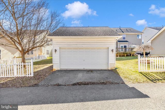 214 UNION RIDGE DR, Charles Town, WV 25414