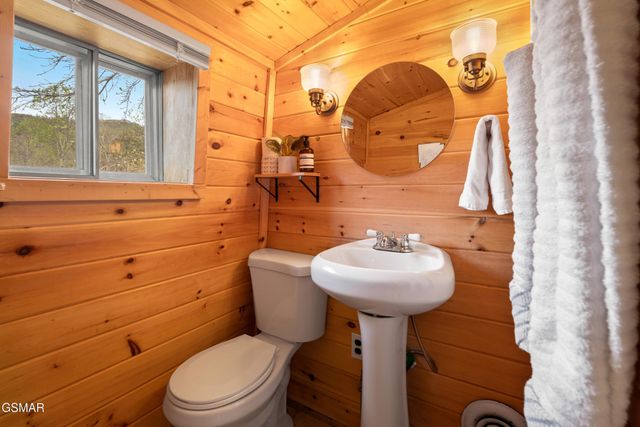 1638 S Mountain View Road, Sevierville, TN 37876
