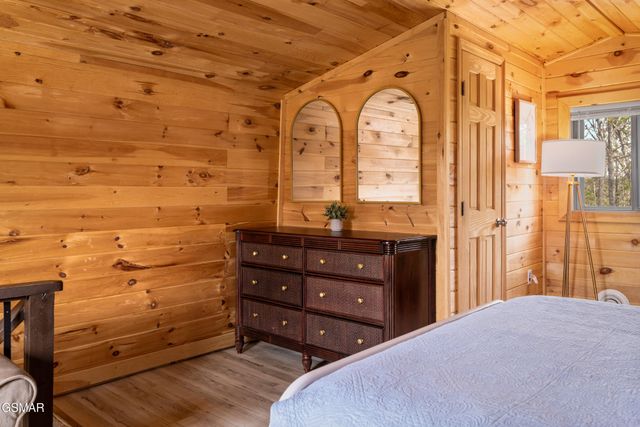 1638 S Mountain View Road, Sevierville, TN 37876