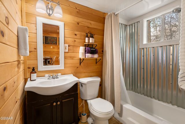 1638 S Mountain View Road, Sevierville, TN 37876