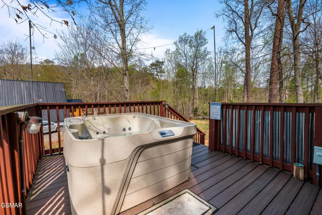 1638 S Mountain View Road, Sevierville, TN 37876