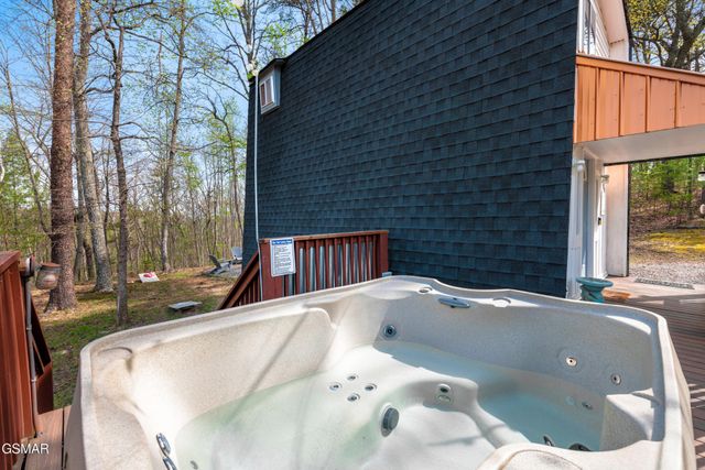 1638 S Mountain View Road, Sevierville, TN 37876