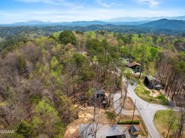 1638 S Mountain View Road, Sevierville, TN 37876