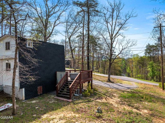 1638 S Mountain View Road, Sevierville, TN 37876
