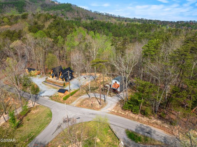 1638 S Mountain View Road, Sevierville, TN 37876