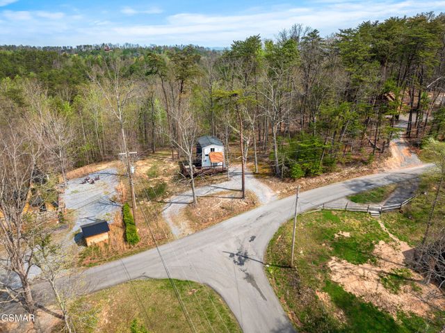 1638 S Mountain View Road, Sevierville, TN 37876