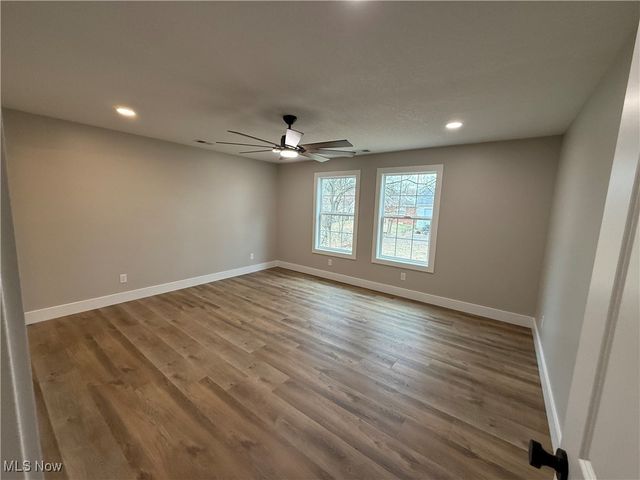 3010 9th Avenue, Vienna, WV 26105