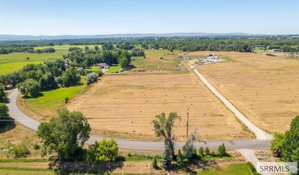 Image 4 of property listing at 4484 E 400 N, Rigby, ID 83442