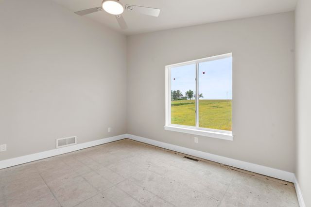 130 Moonlight Drive, Waterloo, IA 50701