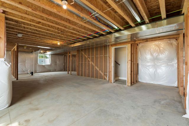 130 Moonlight Drive, Waterloo, IA 50701